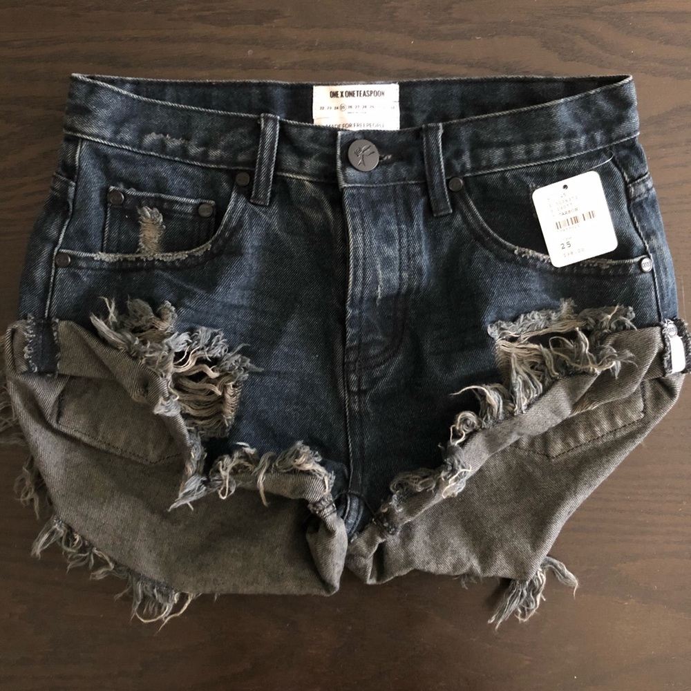 One x One Teaspoon Bandits Shorts Size 25 NWT